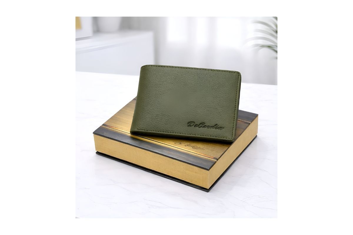 Classic Bi-Fold Wallet with Zipper Coin Pocket - Green